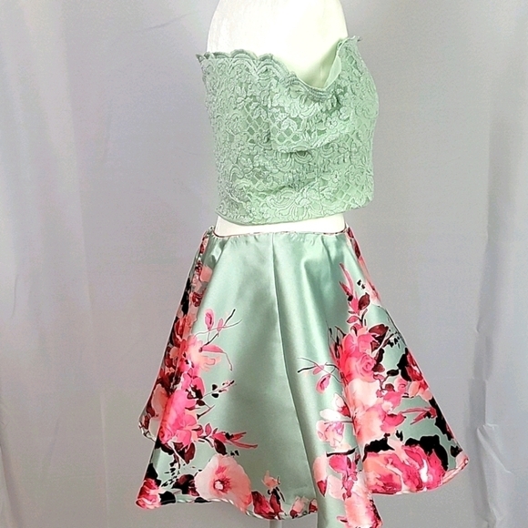 Jodi Kristopher 2 piece off the shoulder Floral Prom dress 15 - Picture 4 of 13